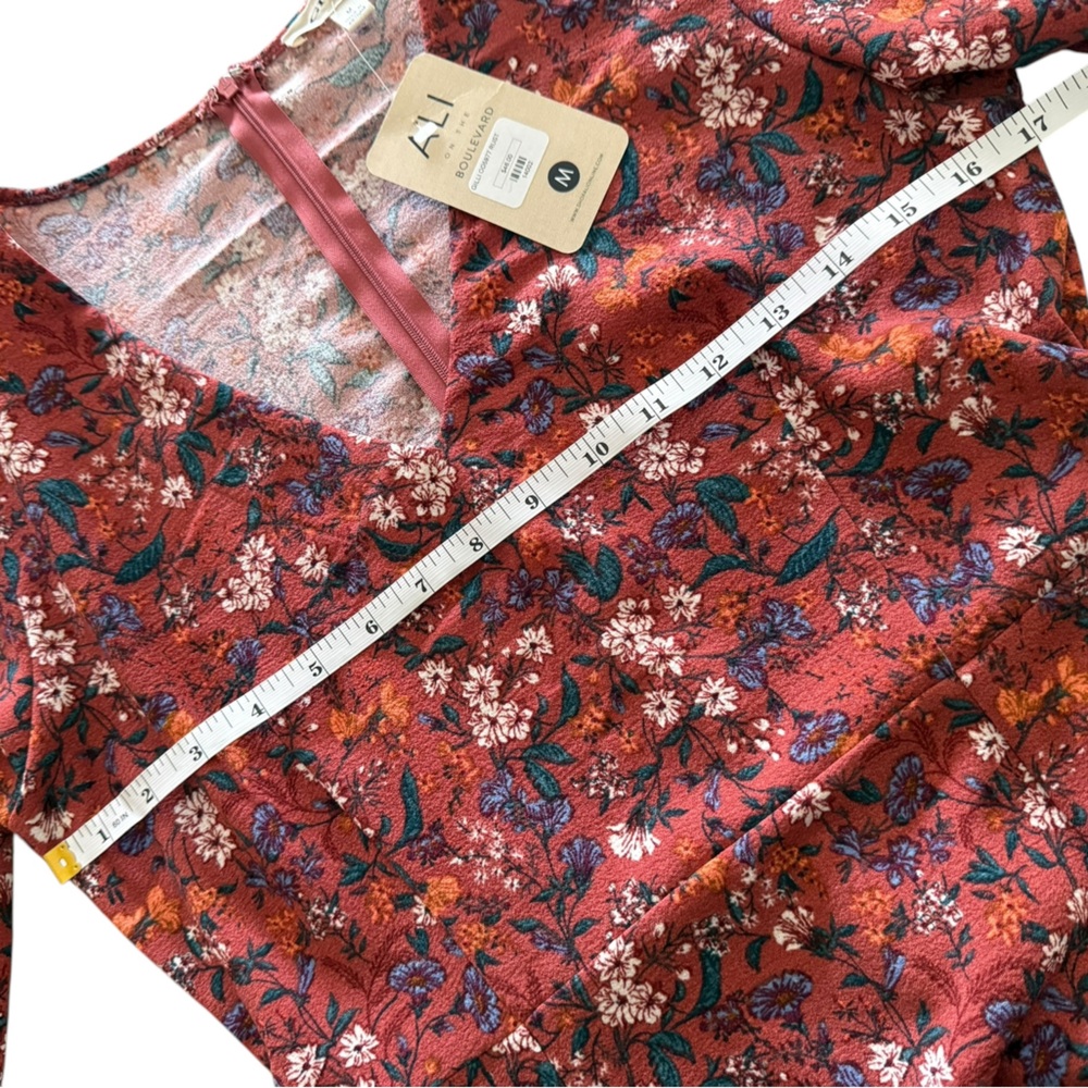 NEW Boutique Gilli Rust Floral Sheath Dress Bell‎ Sleeve V- Neck Mini Medium - Picture 10 of 12